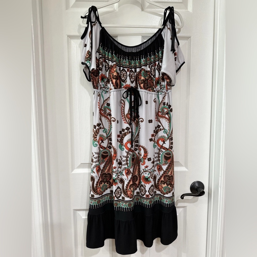 Evovorro LG Short Sleeve Boho Midi Dress Empire Waist White Multi Paisley EUC